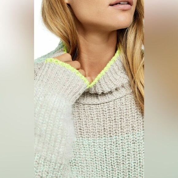 Free People Sunbrite stripe fuzzy Sweater Crop River Run. XS - Picture 3 of 9